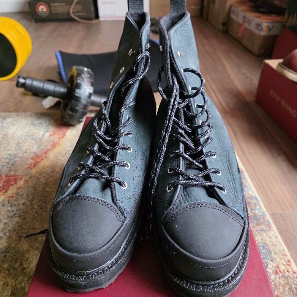 Converse all star leather boots size 9